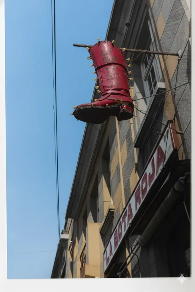 Locales Comerciales - Coloreada con IA